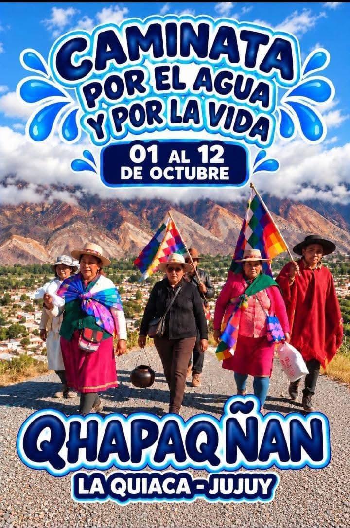 Mujeres con vestimentas tradicionales andinas caminando en La Quiaca, Jujuy, durante la Caminata por el Agua y la Vida del Qhapaq Ñan
